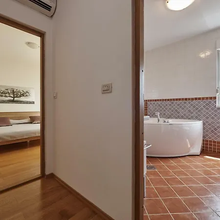 Διαμέρισμα Buonocore Τρογκίρ